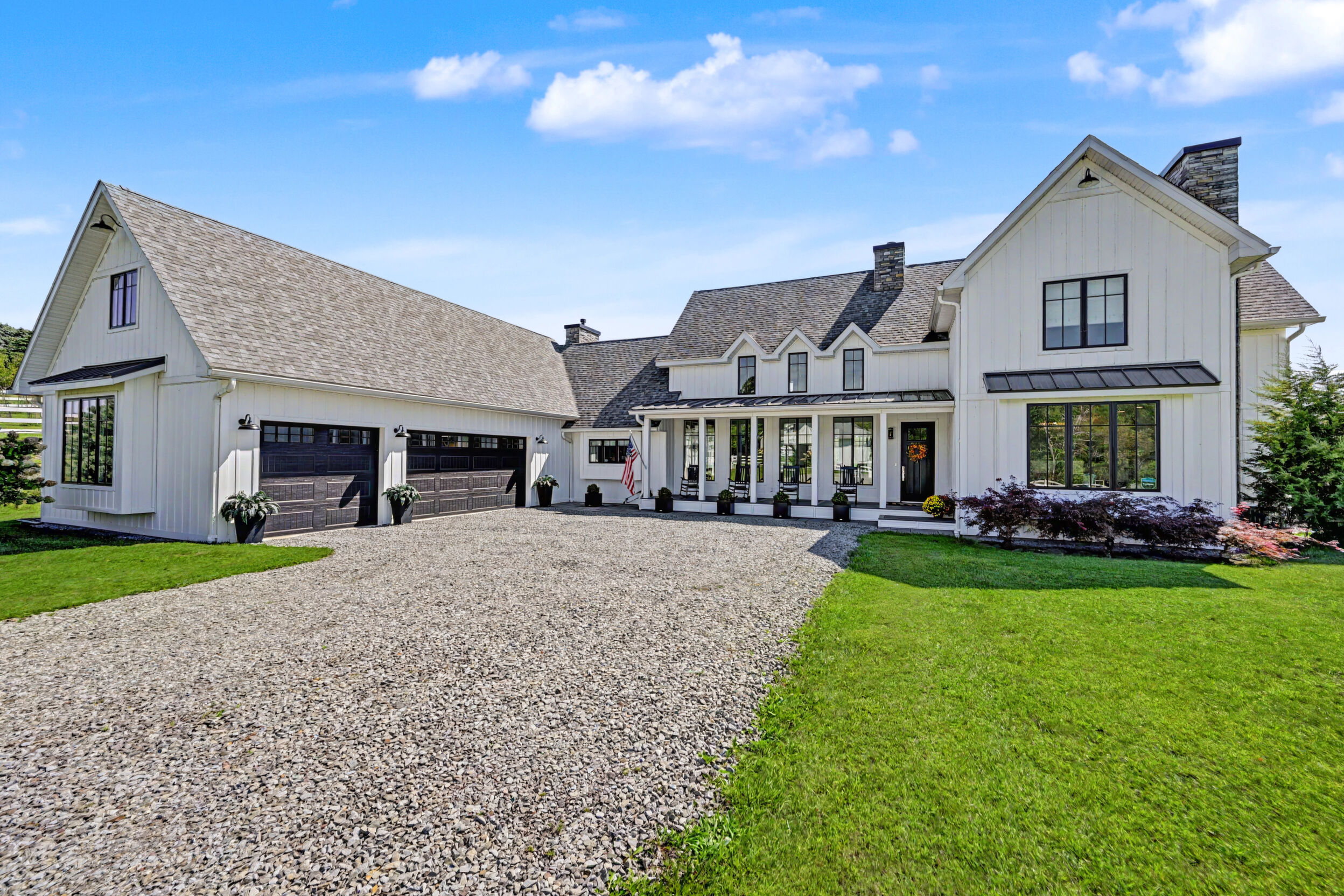 Three-car garage wing and motor court