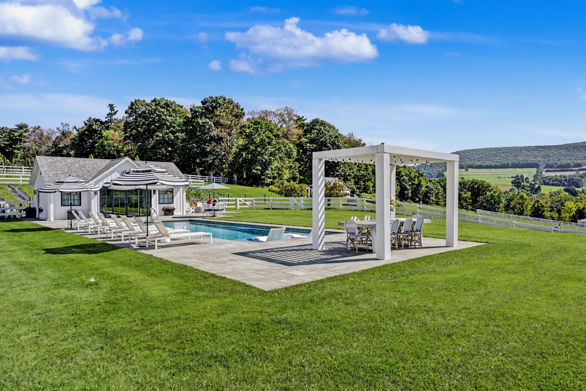 Pool lawn, pergola and pavilion