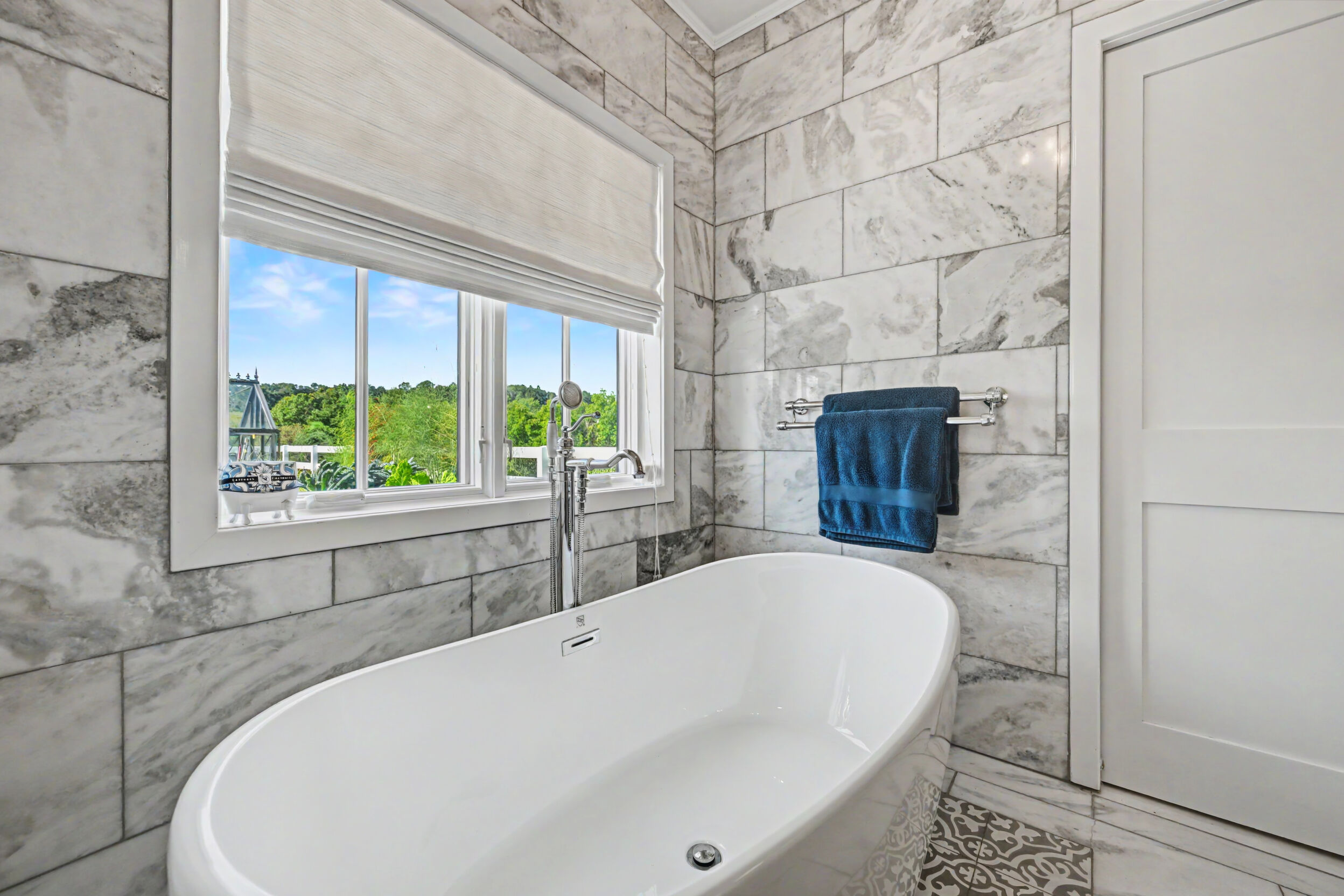Primary bath marble detail