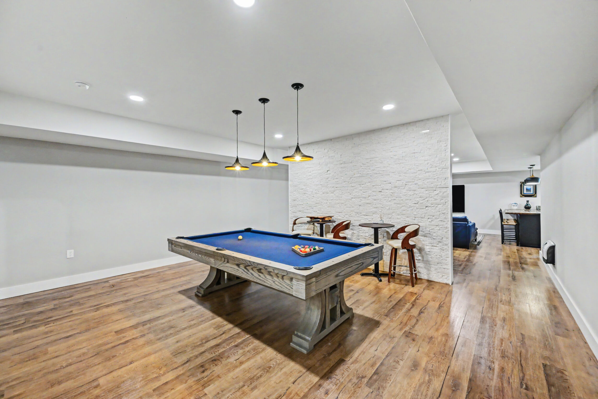 Billiard room with Ozone table