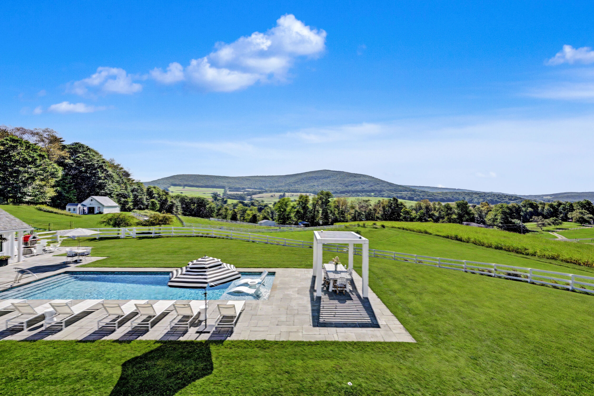 2319 Milwaukee Road, Clarks Summit — estate photography