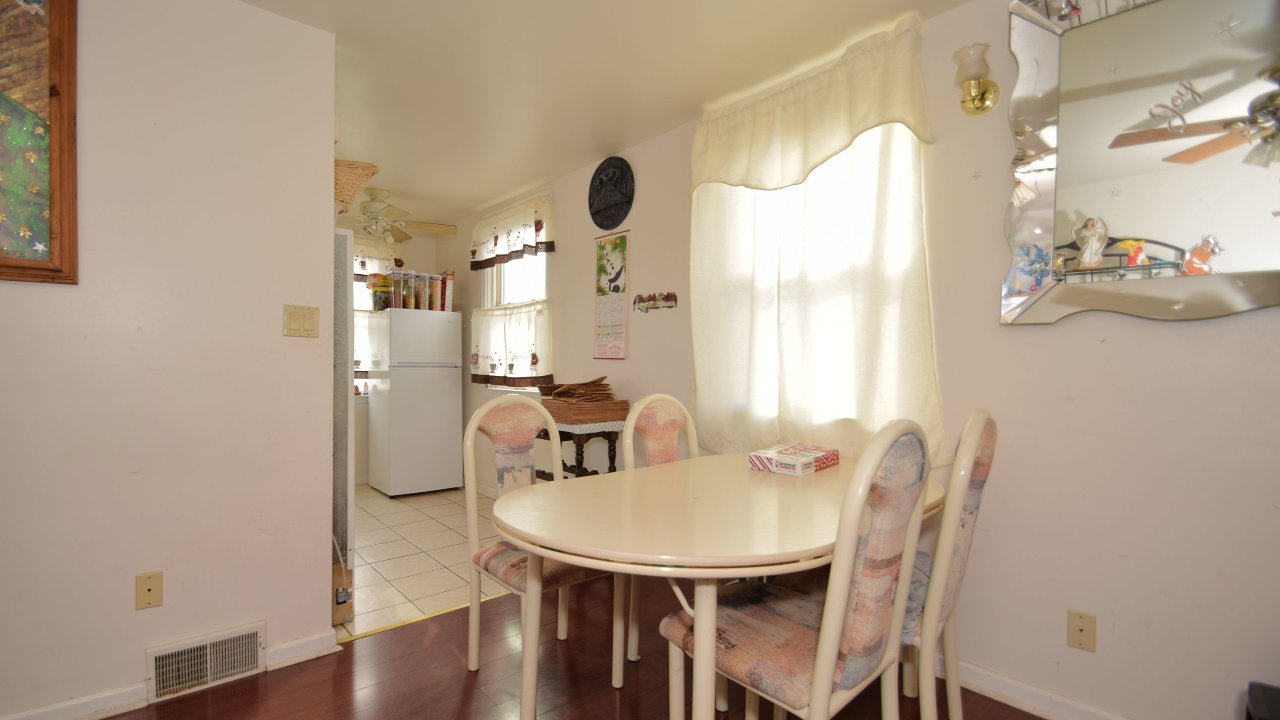 18 Wayne Ave, Norristown, PA, 19403 Scene 3