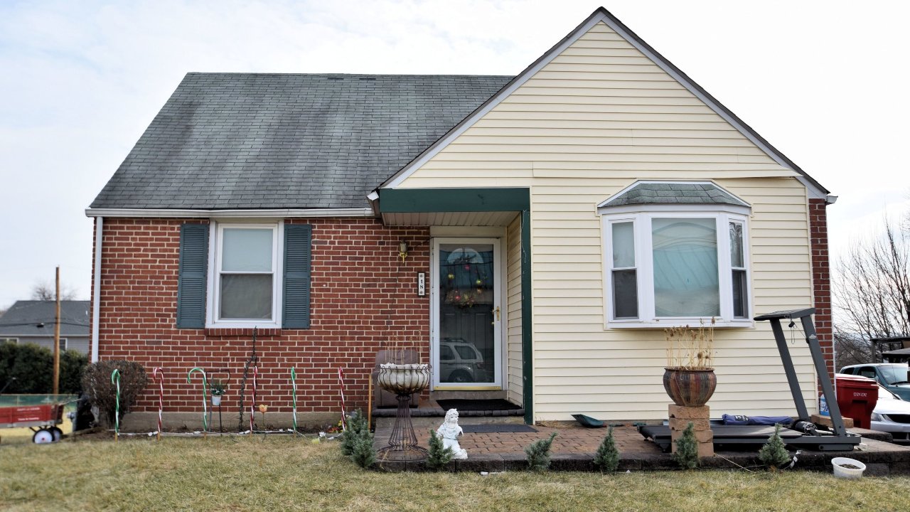 18 Wayne Ave, Norristown, PA, 19403 Scene 1