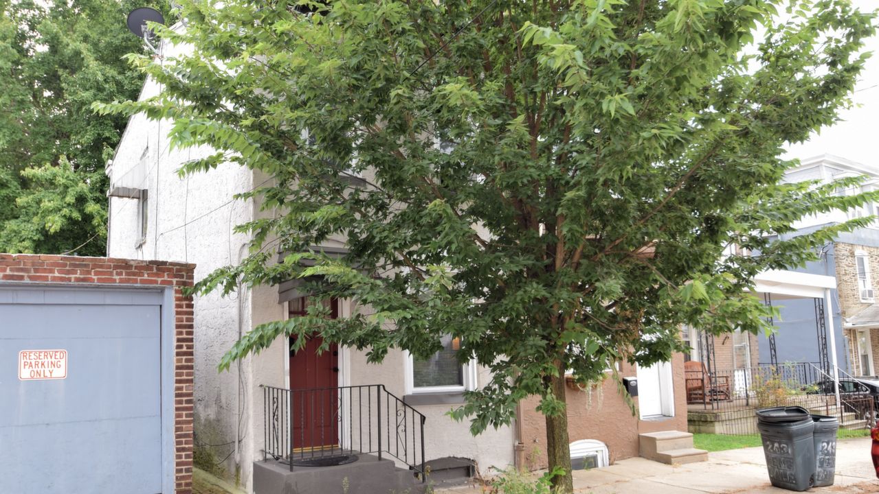 245 Pensdale St, Philadelphia, PA, 19128 Scene 1