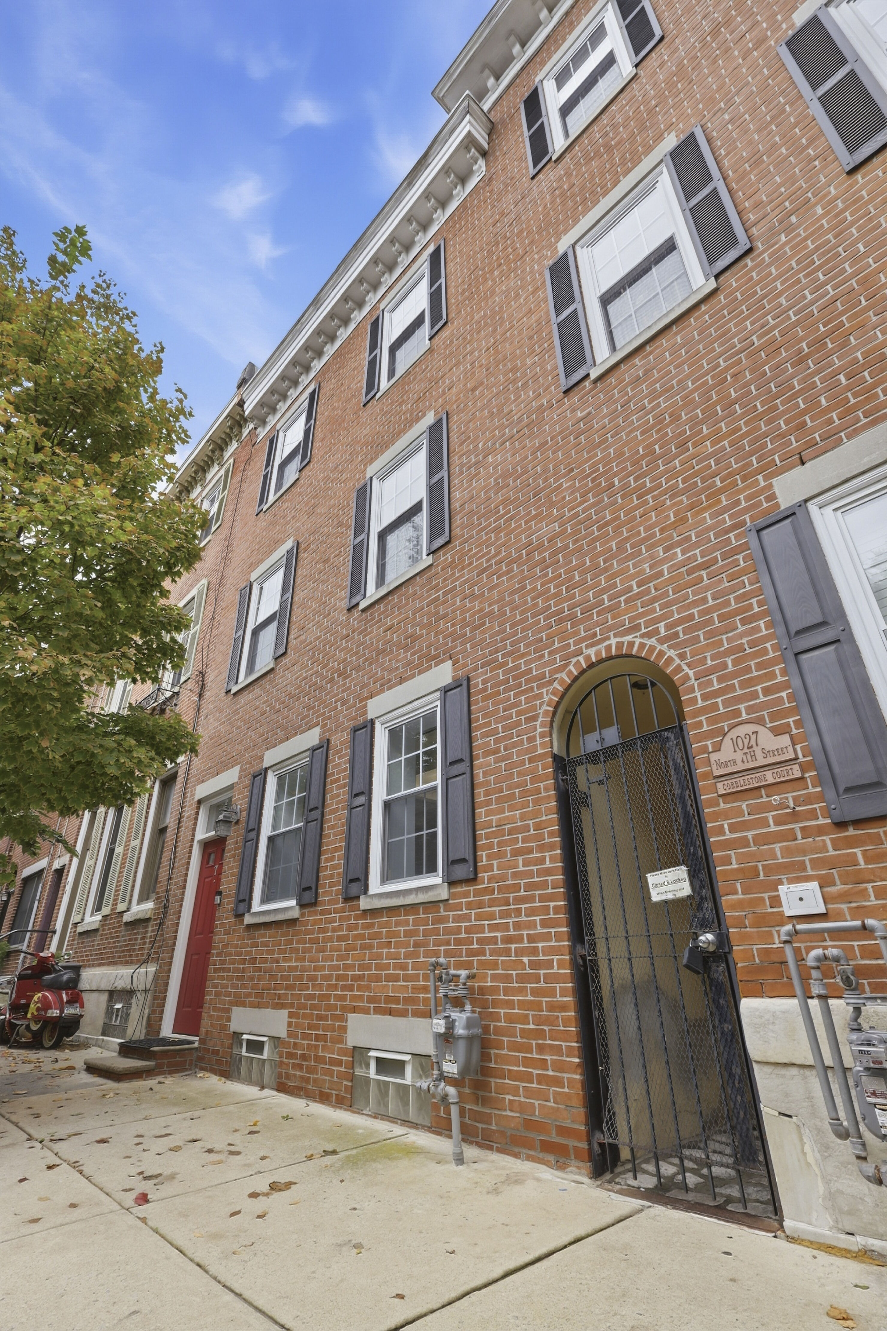 Front exterior of 1027 N 4Th St Unit #T