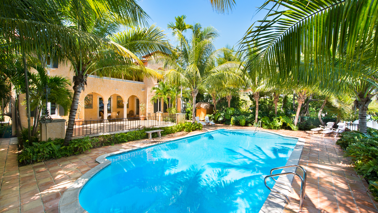 5941-Pine-Tree-Dr-13