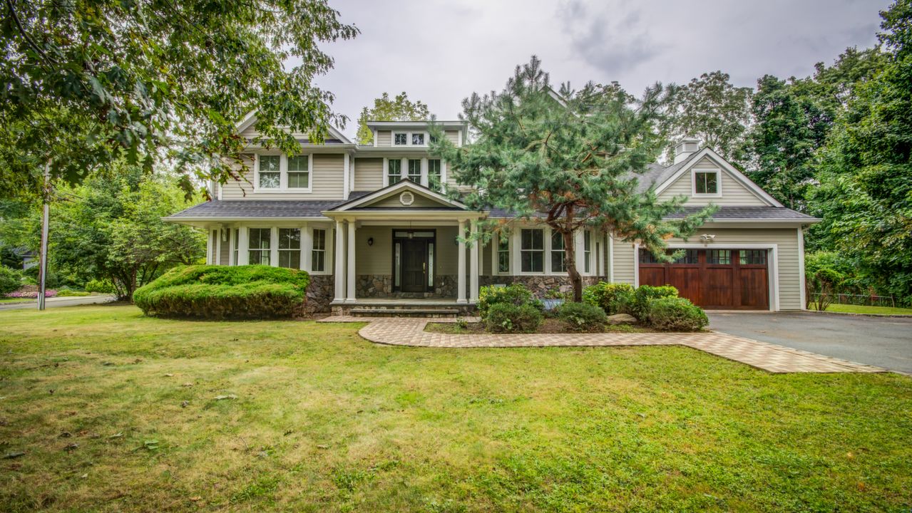 86 Ransom Avenue, Sea Cliff, NY, 11579 Scene 1