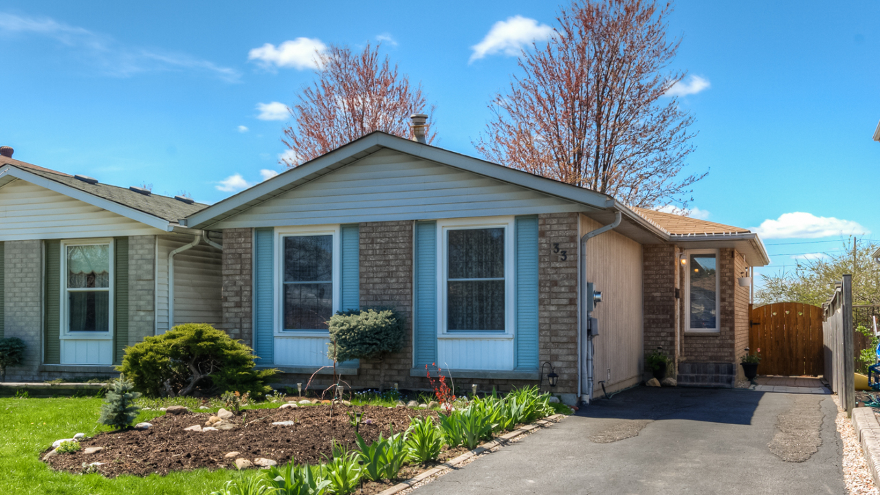 33 Crossingham Drive, Guelph, ON, N1K 1N9 Scene 1