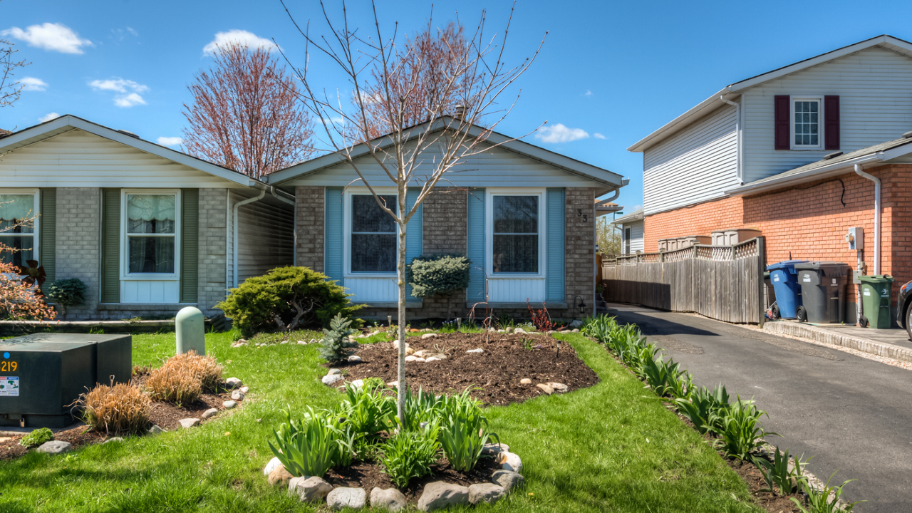 33 Crossingham Drive, Guelph, ON, N1K 1N9 Scene 2