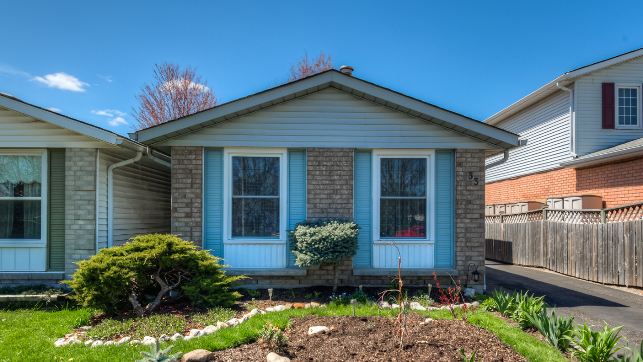 33 Crossingham Drive, Guelph, ON, N1K 1N9 Scene 3