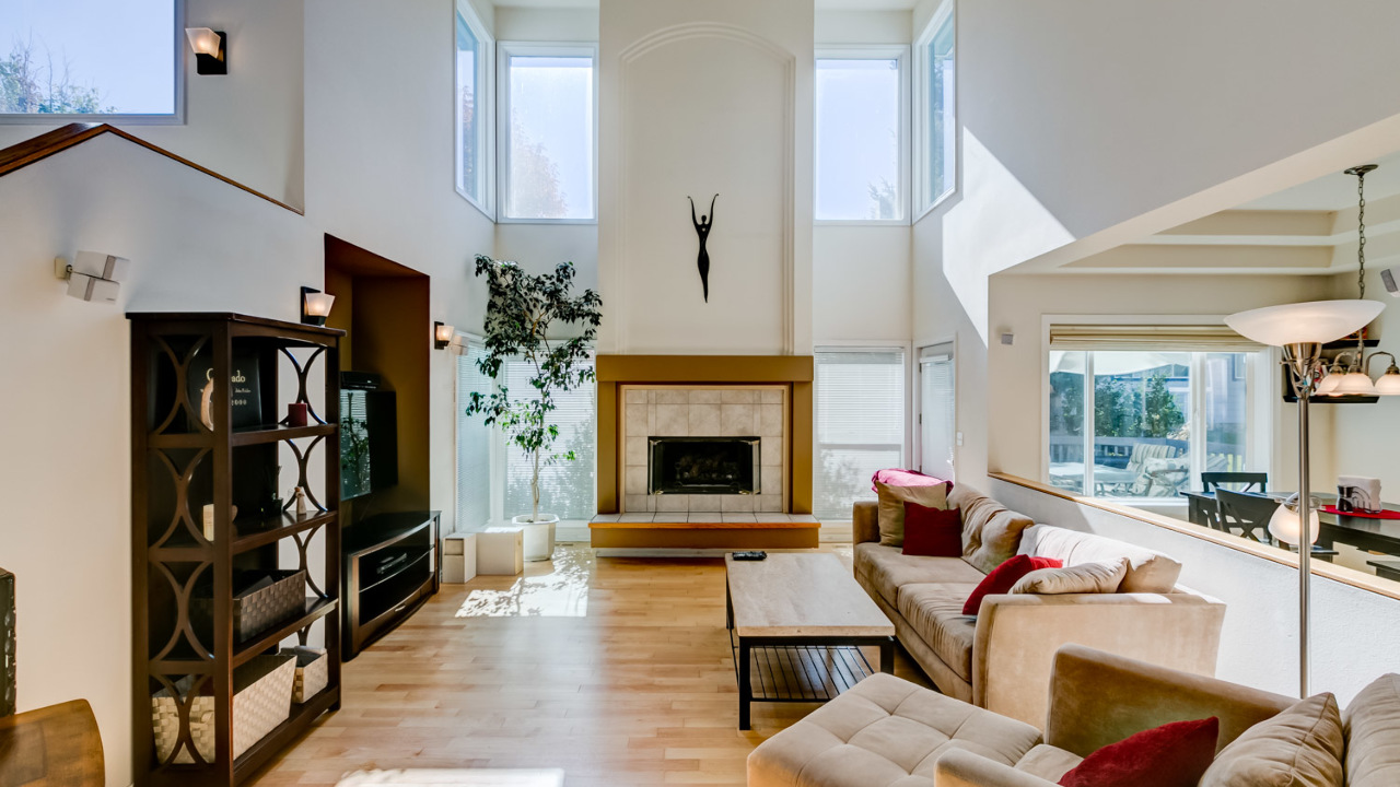 Spacious Family Room