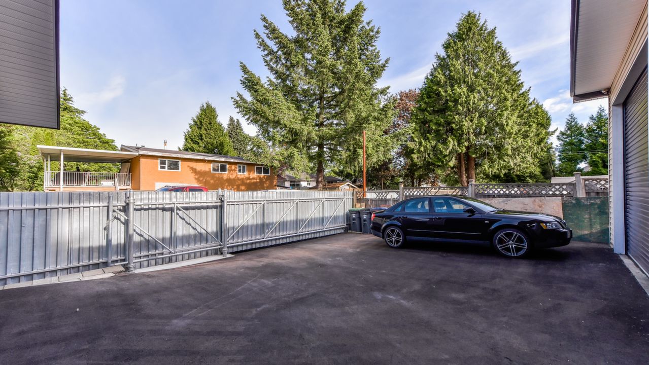 9130 128 St, Surrey, BC, V3V 5M8 Scene 3