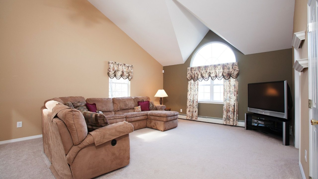 5 East Drive, Ronkonkoma, NY, 11779 Scene 3