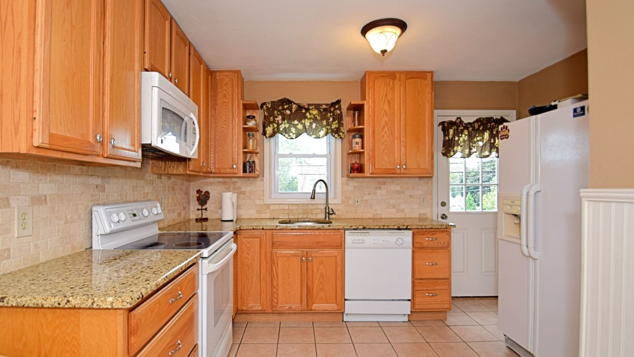 401 Division Ave, Willow Grove, PA, 19090 Scene 3