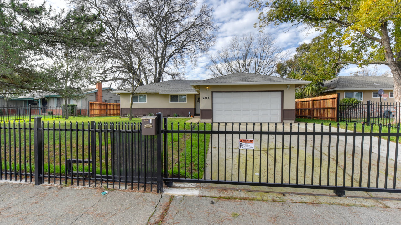 6884 23rd Street, Sacramento, CA, 95822 Scene 3