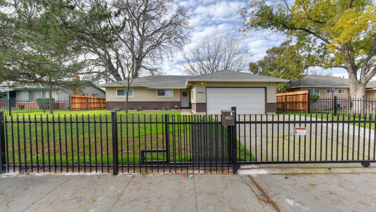 6884 23rd Street, Sacramento, CA, 95822 Scene 1