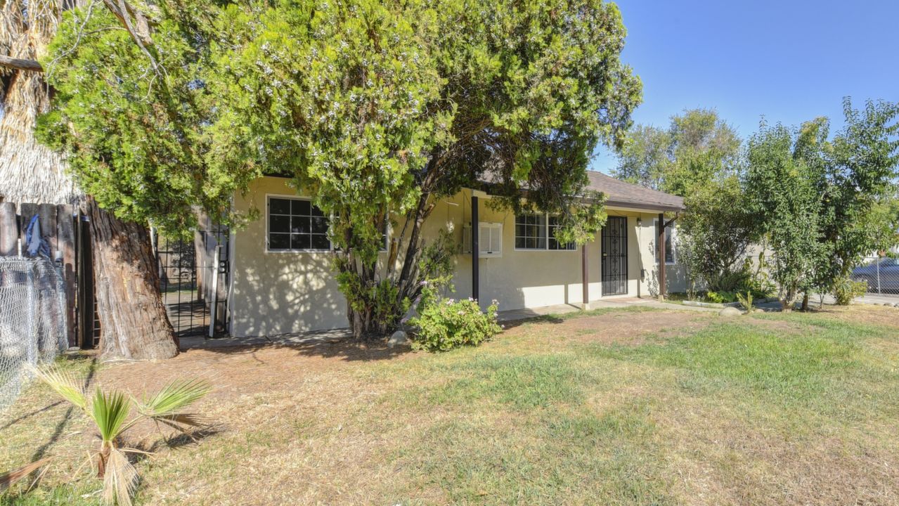 681 Alamos Ave, Sacramento, CA, 95815 Scene 1