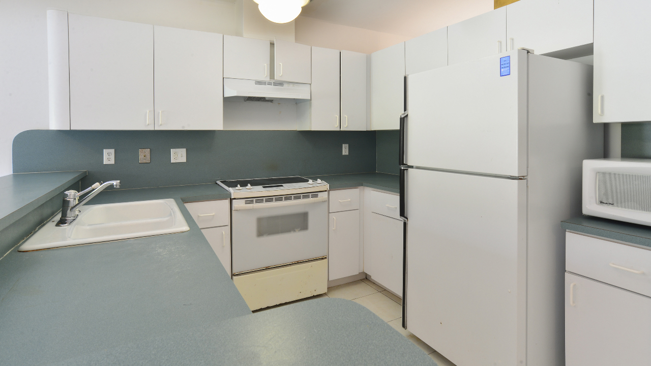 13753-SW-157-St-13