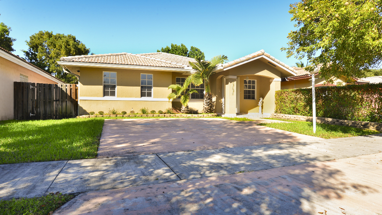 13753-SW-157-St-01