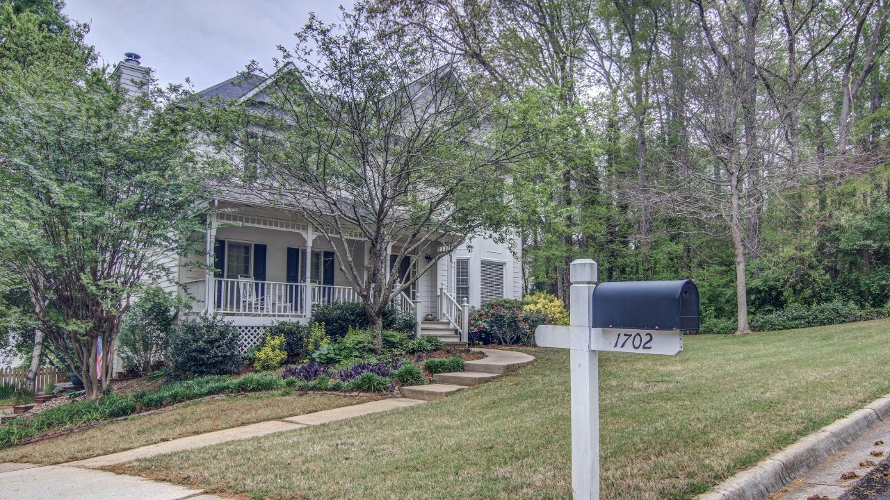 1702 Greystone Trace