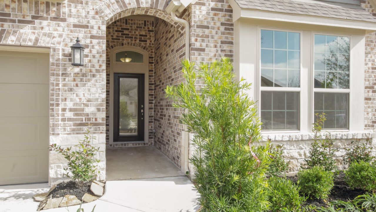 10810CrestwoodPoint_004