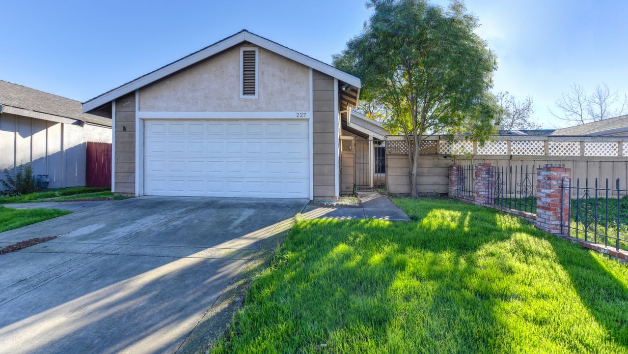 227 Cedar Rock Cir., Sacramento, CA, 95823 Scene 1