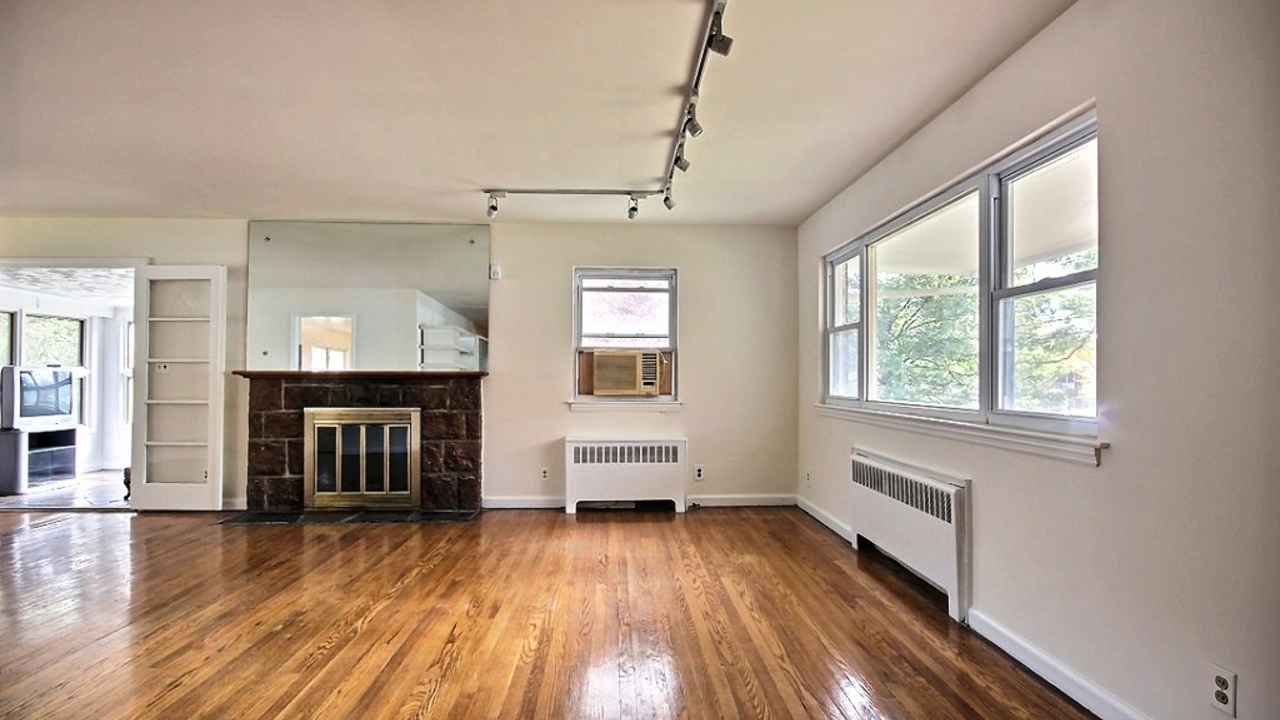 Living Room w/Fireplace