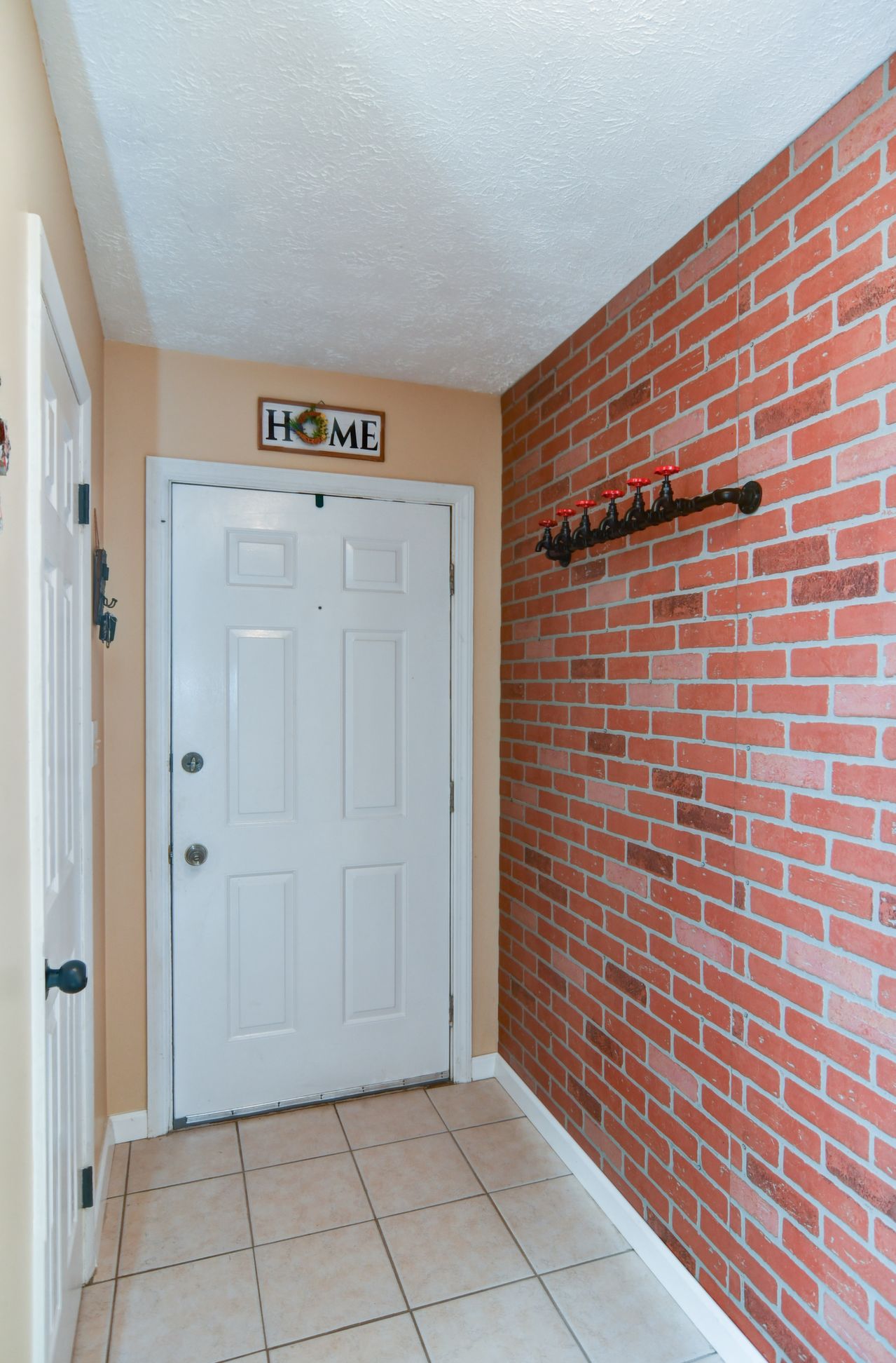 203 Woodhaven Drive_2