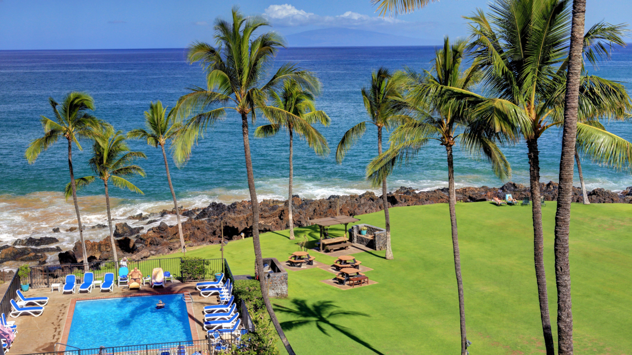 Oceanside Pool View