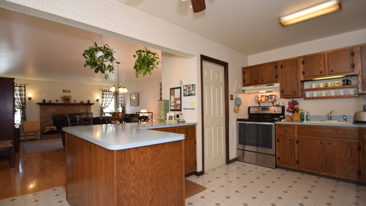 412 E Chestnut St, Souderton, PA, 18964 Scene 2