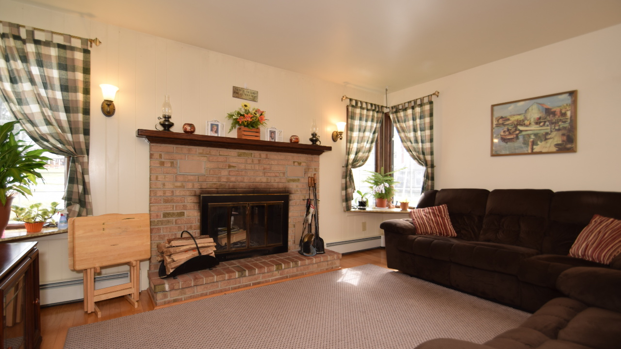 412 E Chestnut St, Souderton, PA, 18964 Scene 3