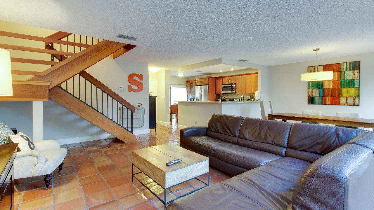9807-Costa-Del-Sol-Blvd-02