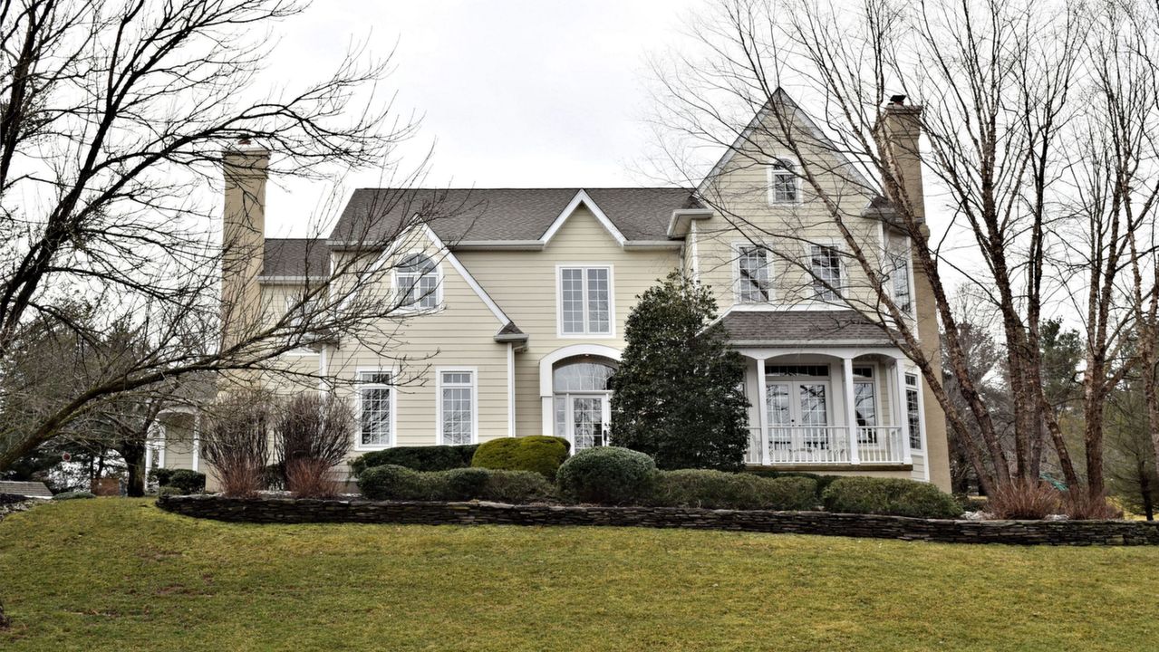 18 Davis Dr, Washington Crossing, PA, 18977 Scene 1