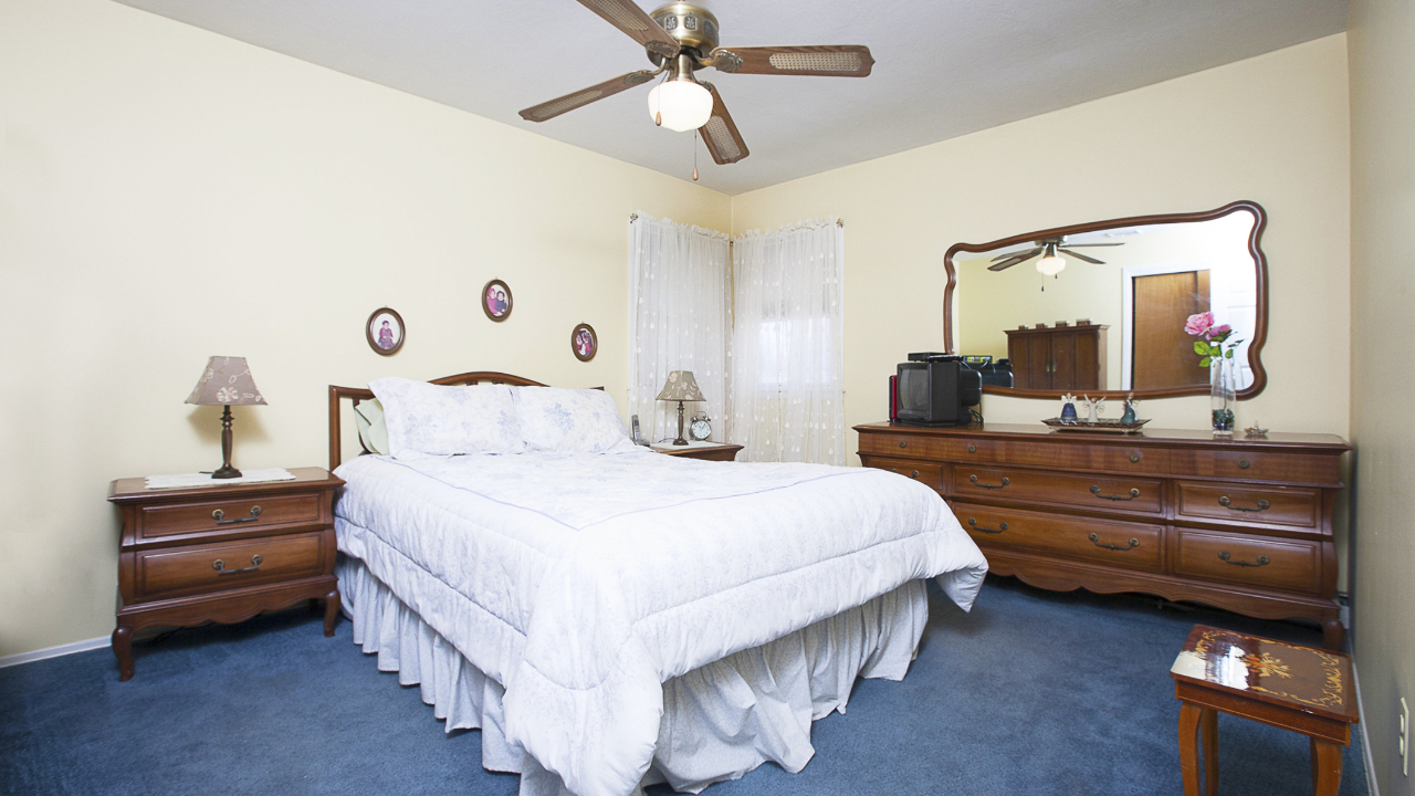 18 Willow Lane, Lindenhurst, NY, 11757 Scene 4