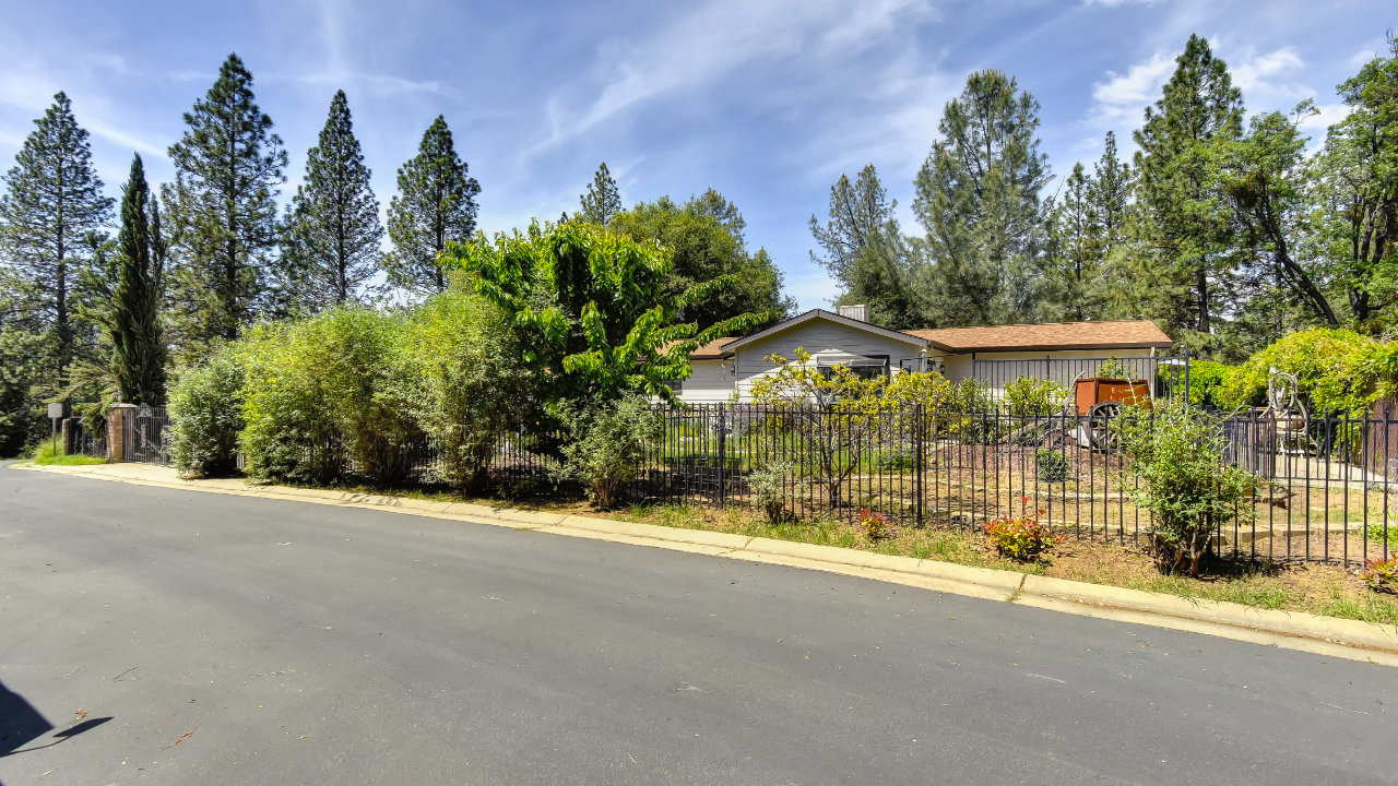 415 Carriage Lantern Lane, Somerset, CA, 95684 Scene 2