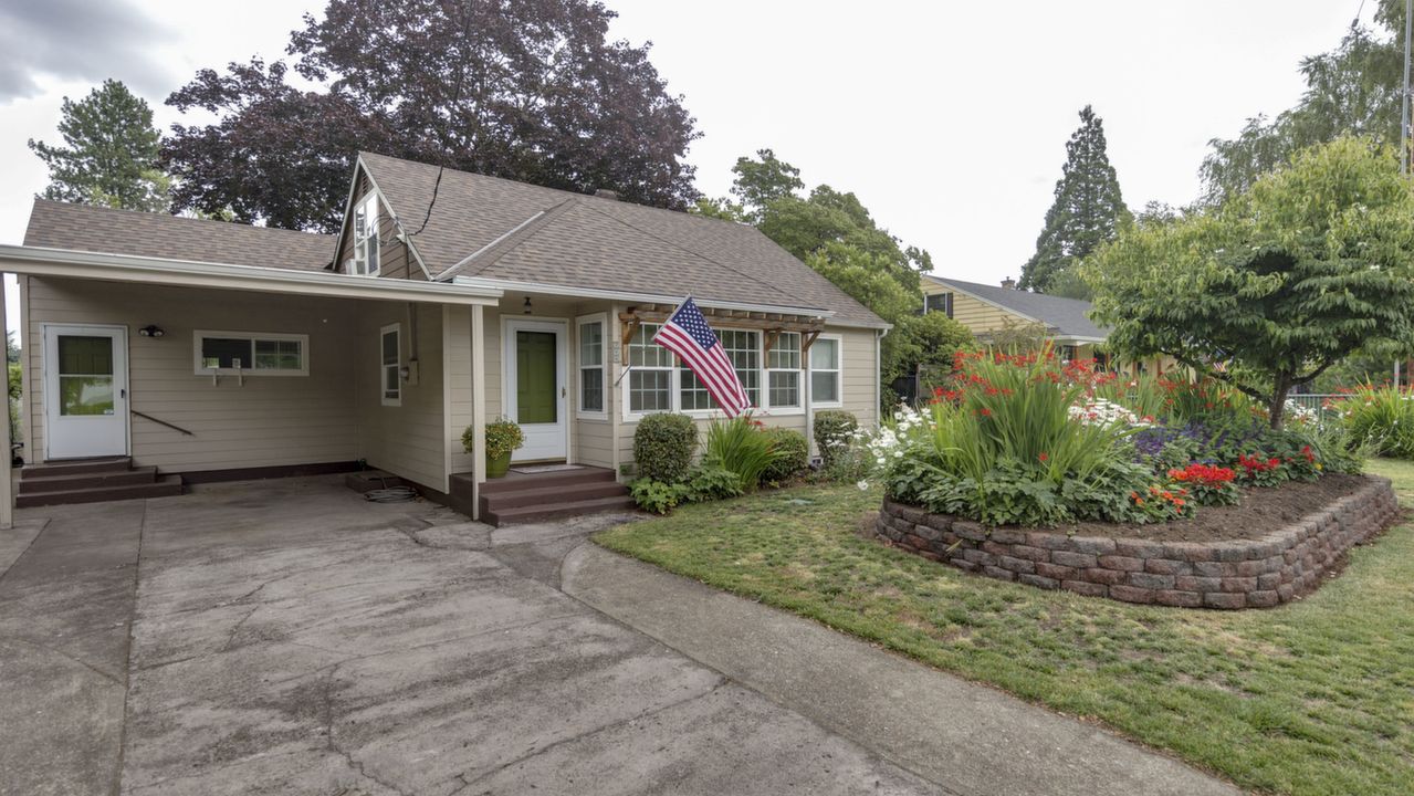 794 N Holly St, Canby, OR, 97013 Scene 1