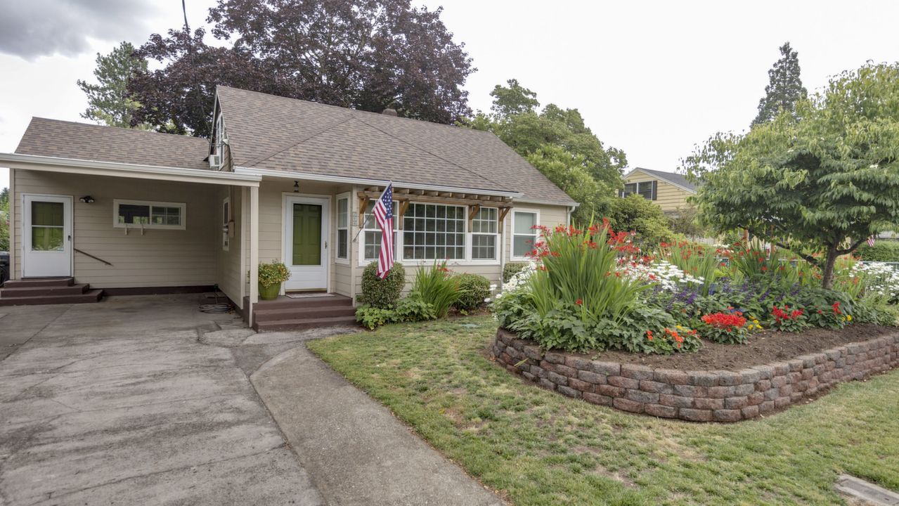 794 N Holly St, Canby, OR, 97013 Scene 2