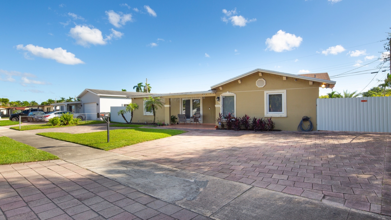 11420-SW-52nd-St-01