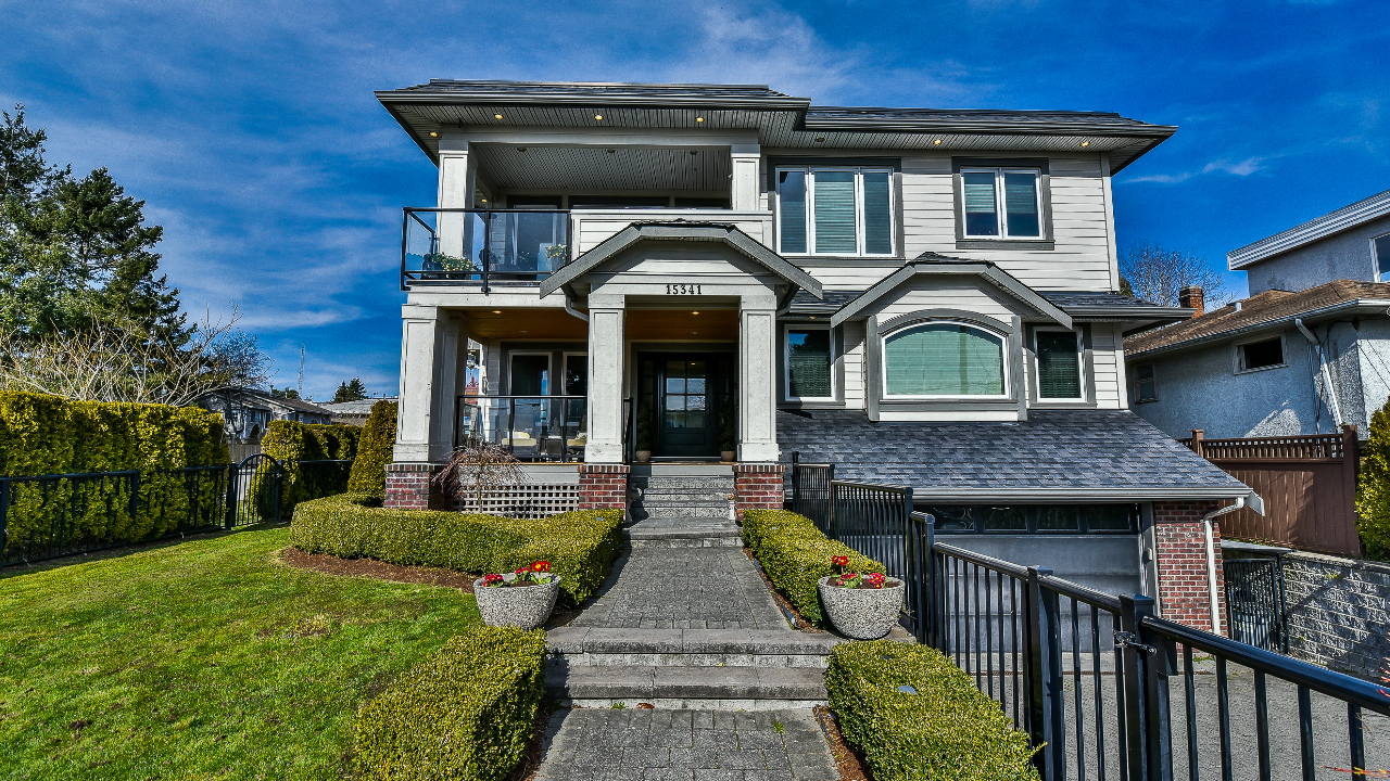 15341 Royal Ave, White Rock, BC, V4B 1M9 Scene 1