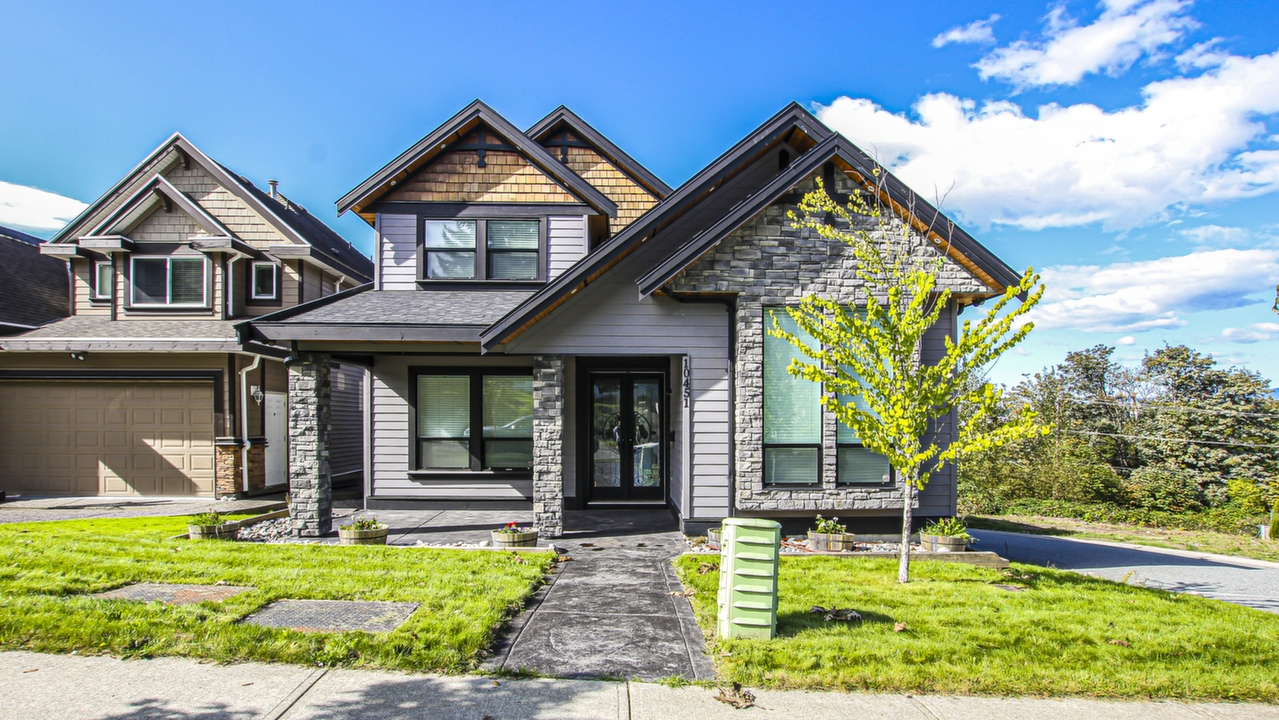 10451 125 St, Surrey, BC, V3V 4Y9 Scene 1