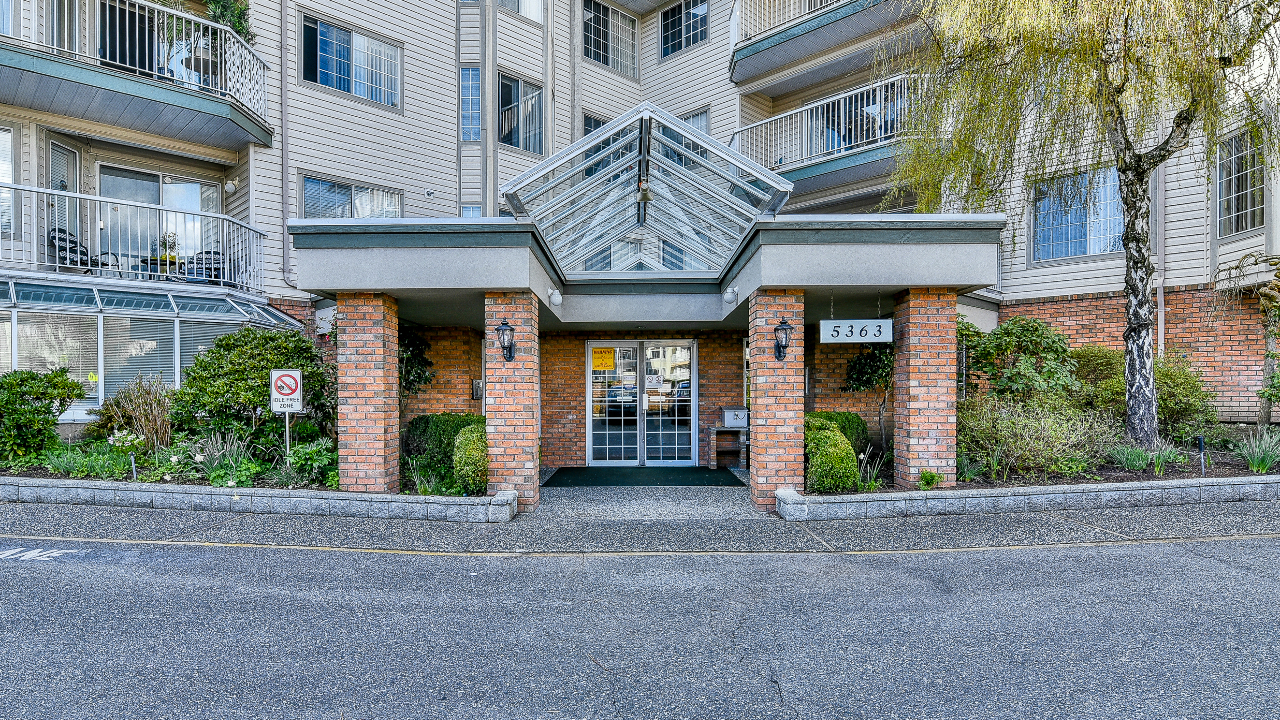 312-5363 206 St Langley, Surrey, BC, V3A 2C5 Scene 3