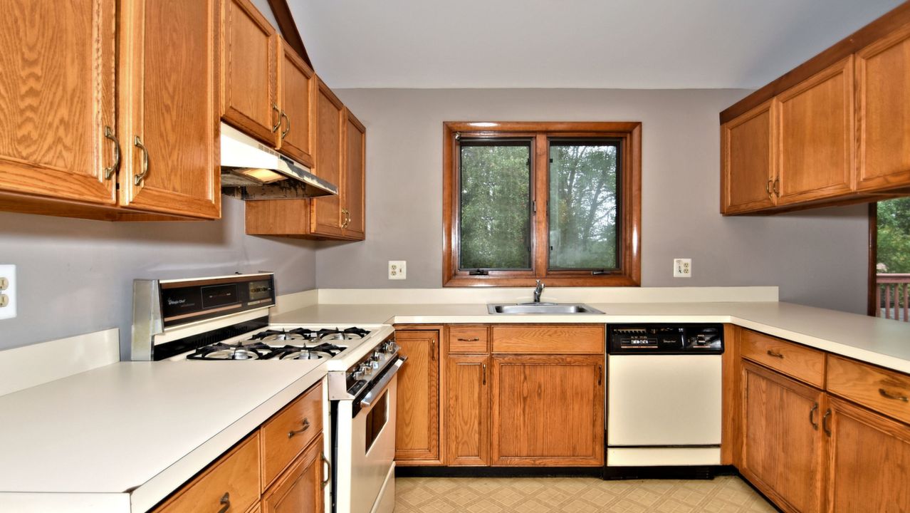 948 Clyde Ln, Philadelphia, PA, 19128 Scene 2