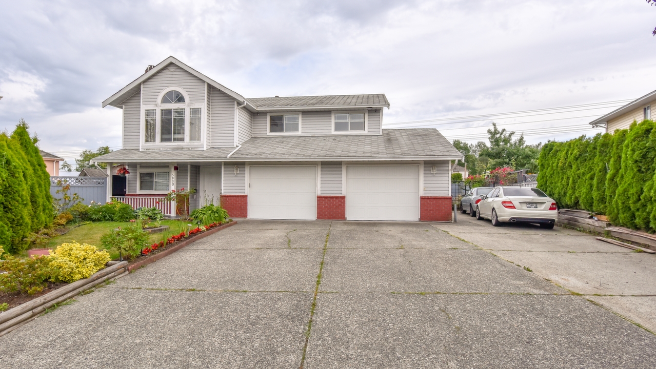 15890 95A Ave., Surrey, BC, V4N 2L4 Scene 1