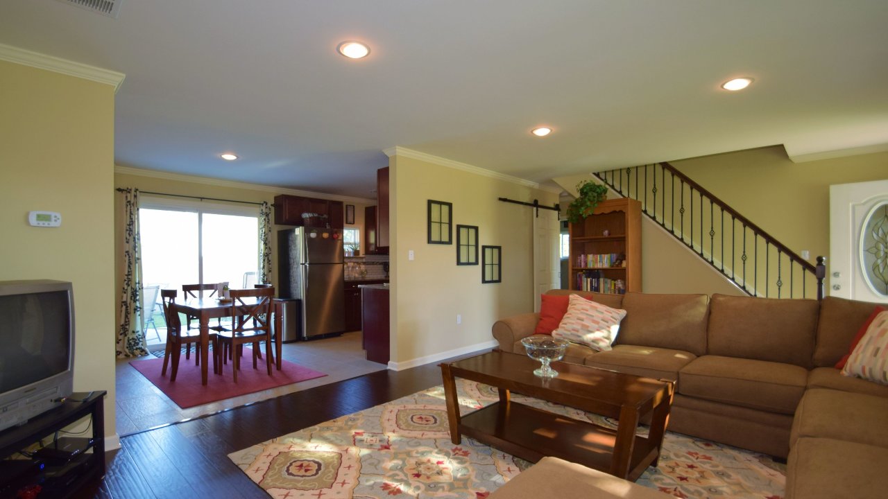 34 Hemlock Rd, Levittown, PA, 19056 Scene 2