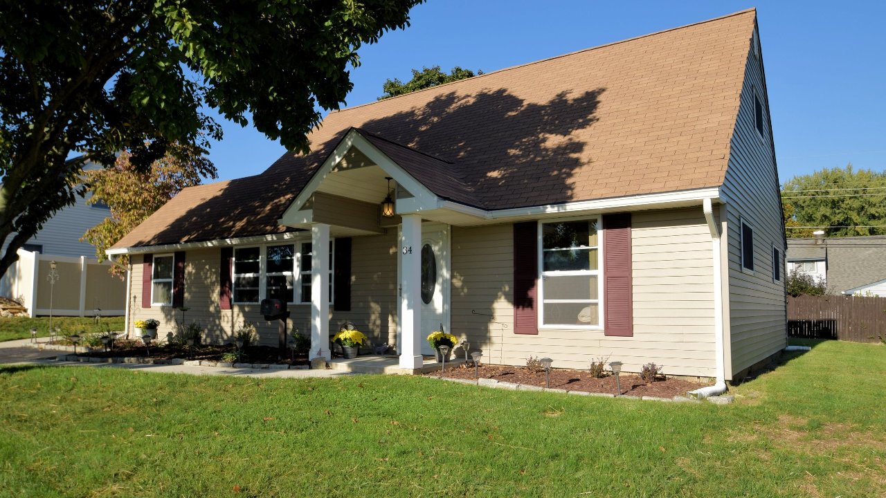 34 Hemlock Rd, Levittown, PA, 19056 Scene 1