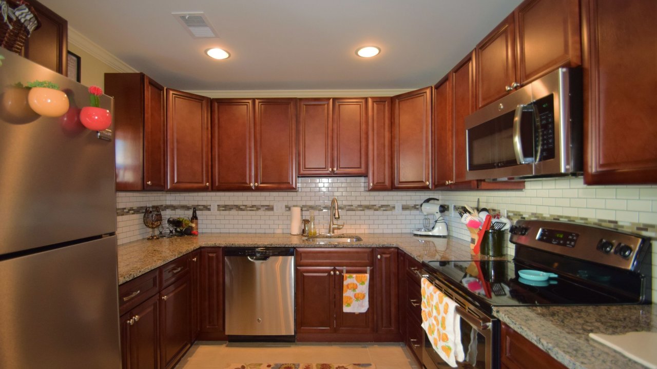 34 Hemlock Rd, Levittown, PA, 19056 Scene 3