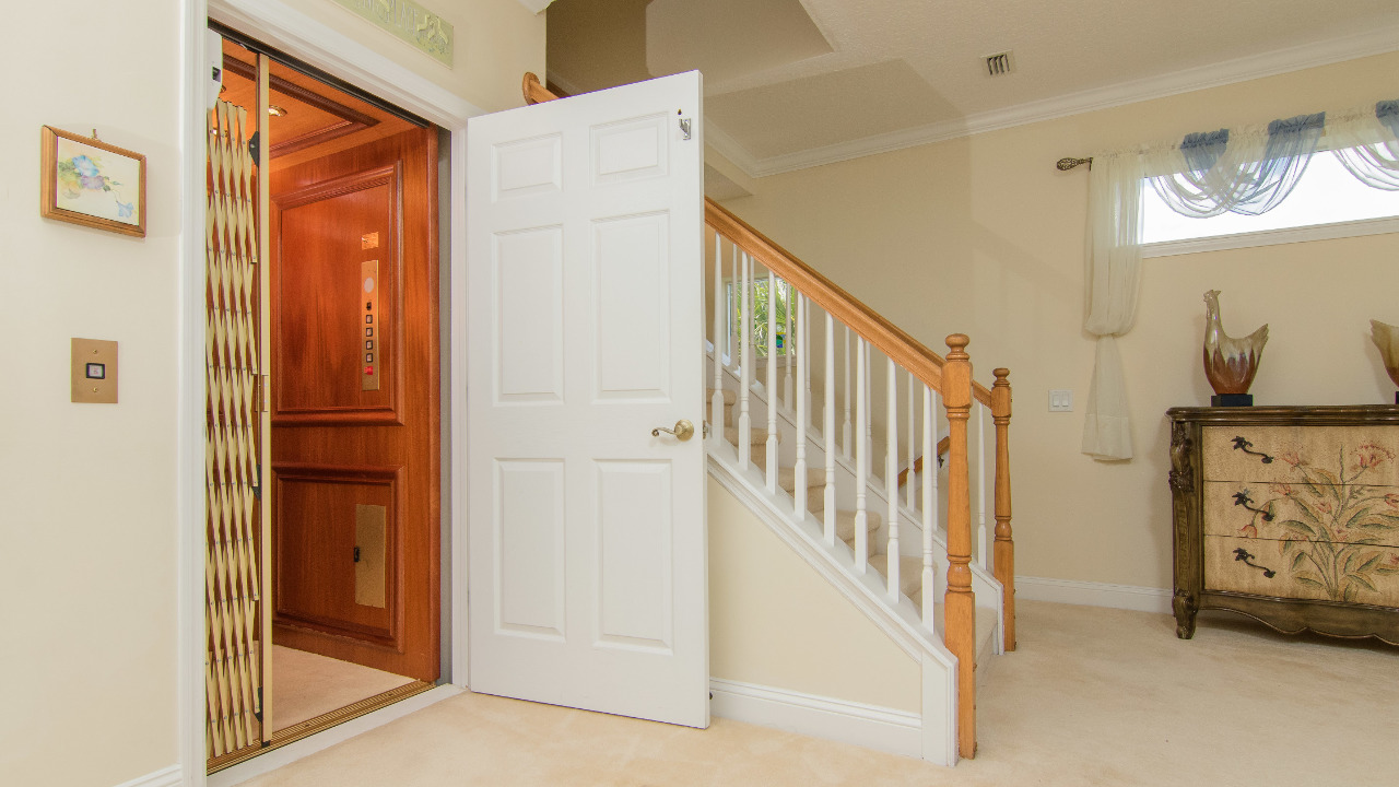 Elevator to 3 Levels