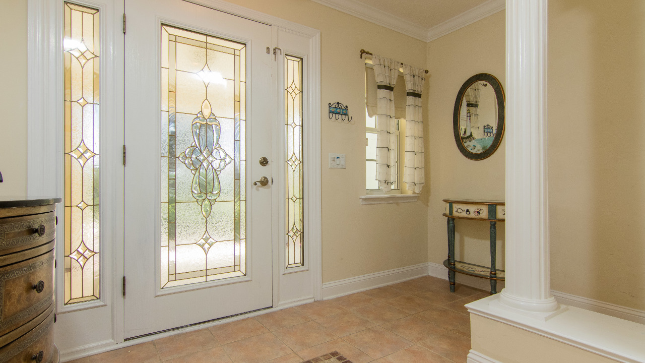 Front Foyer & Leaded Glass Door