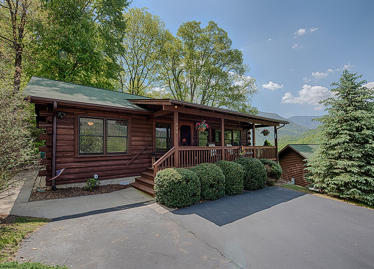 A Smoky Mountain Sunset, Maggie Valley, NC, 28751 Scene 1