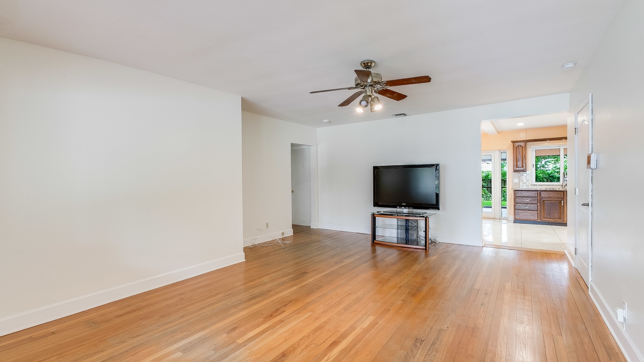 1312-SW-18th-Ct-04